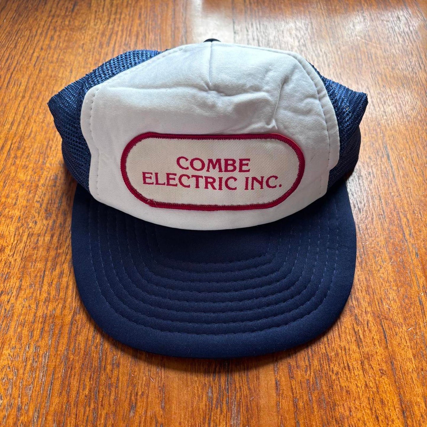 Vintage 90s USA Combe Electrical Inc construction workwear graphic trucker cap