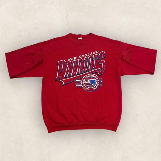 Vintage 90s USA New England Patriots NFL American Football graphic sweatshirt