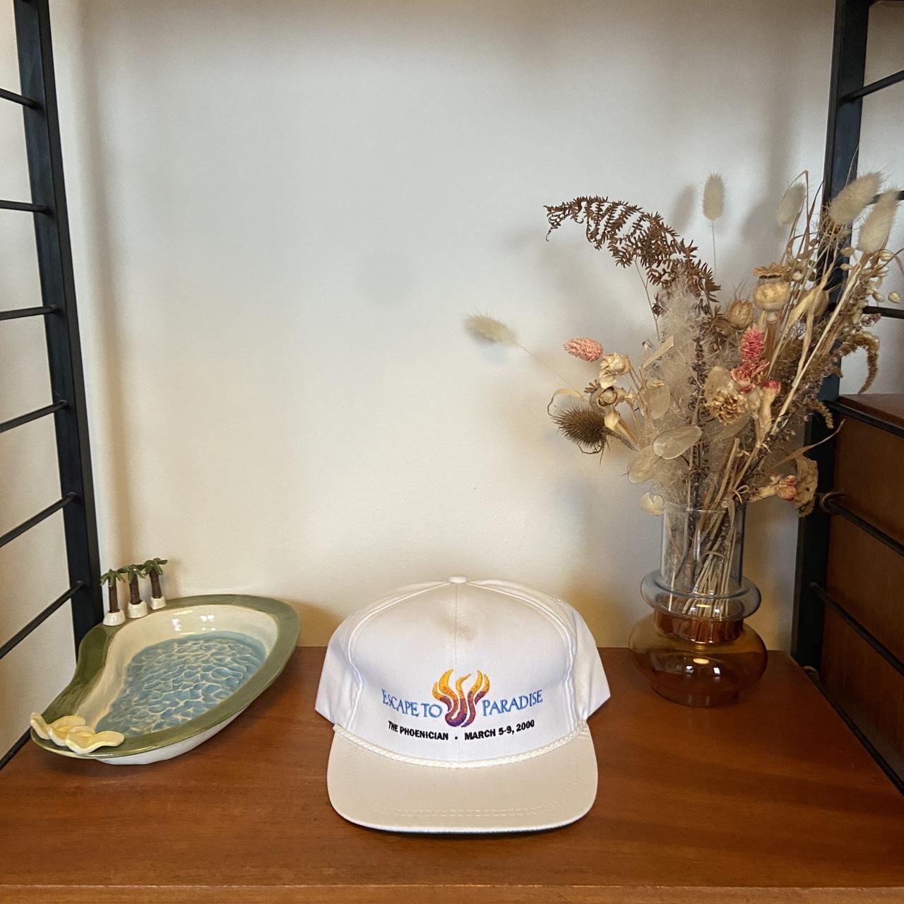 Vintage Y2K 2000s USA “escape to paradise” the Phoenician hotel tourist souvenir graphic cap