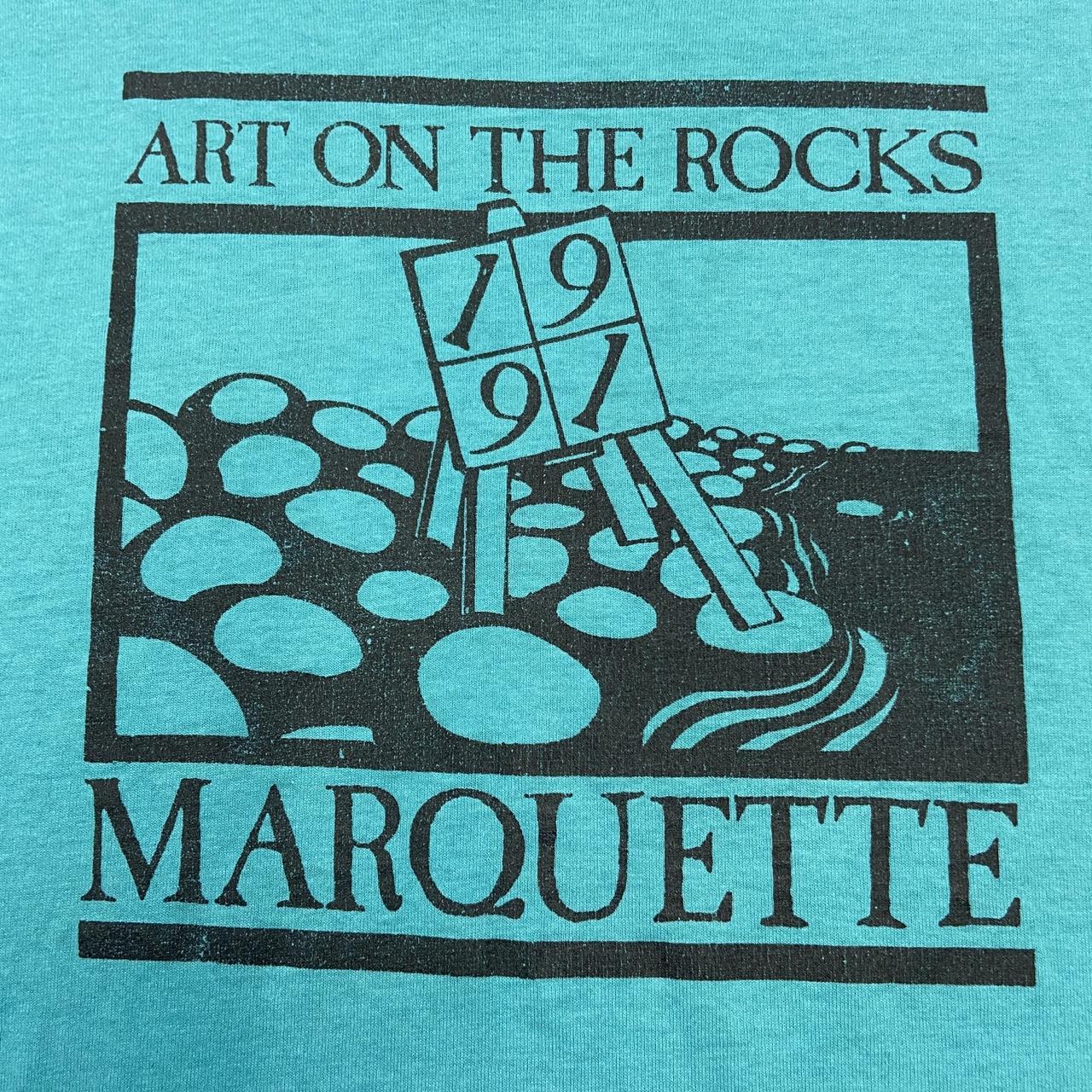 Vintage 90s USA Marquette University Milwaukee Wisconsin art on the rocks graphic t-shirt