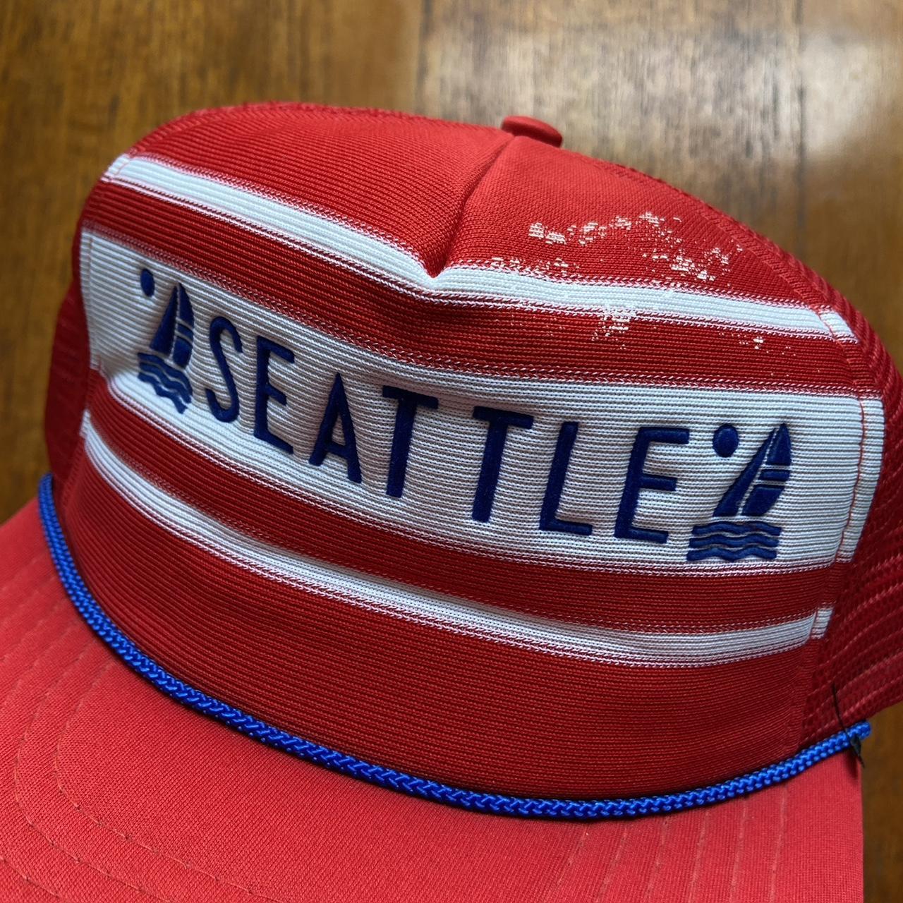 Vintage 90s USA Seattle tourist souvenir promotional graphic trucker cap