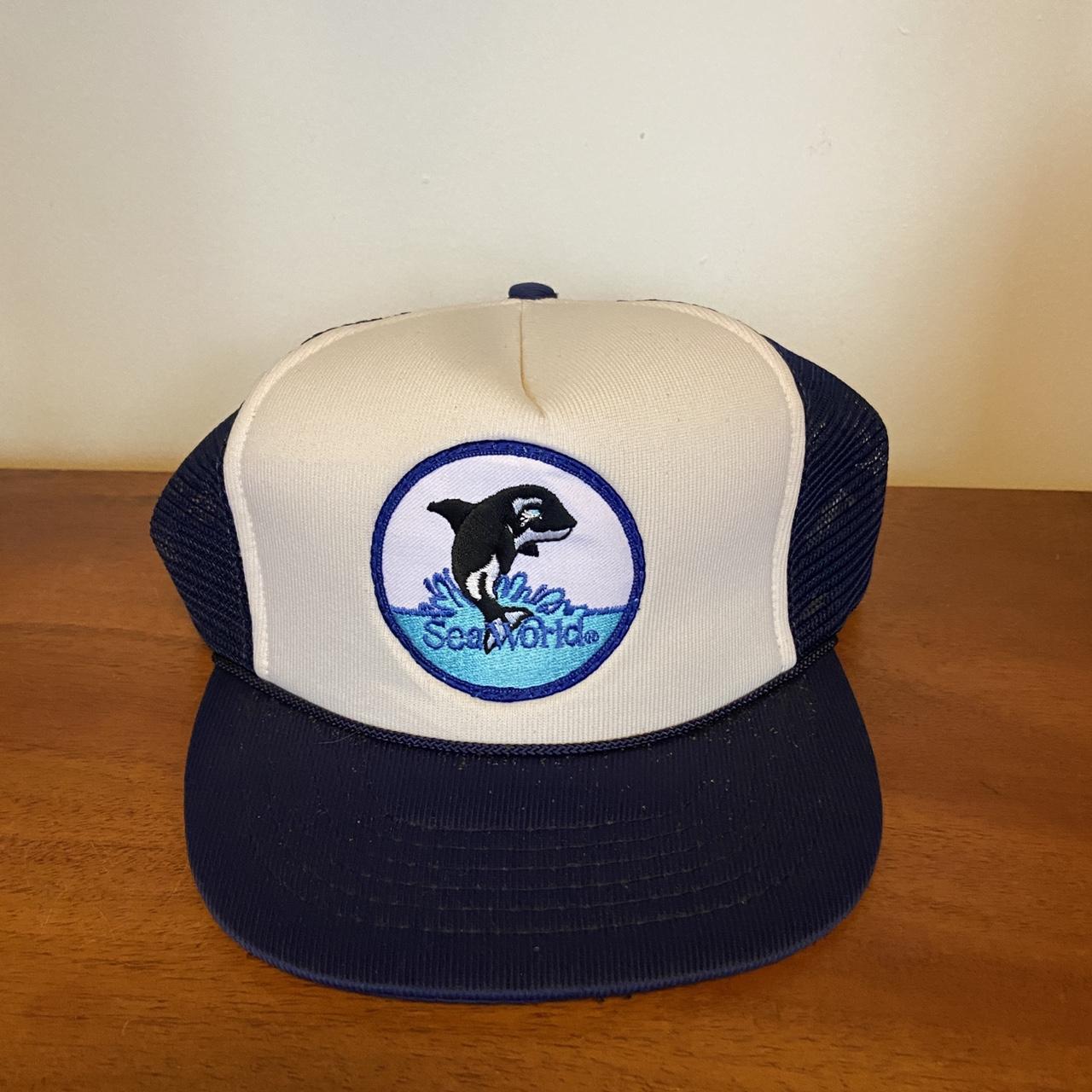 Vintage 90s USA Seaworld theme park shamu graphic trucker cap