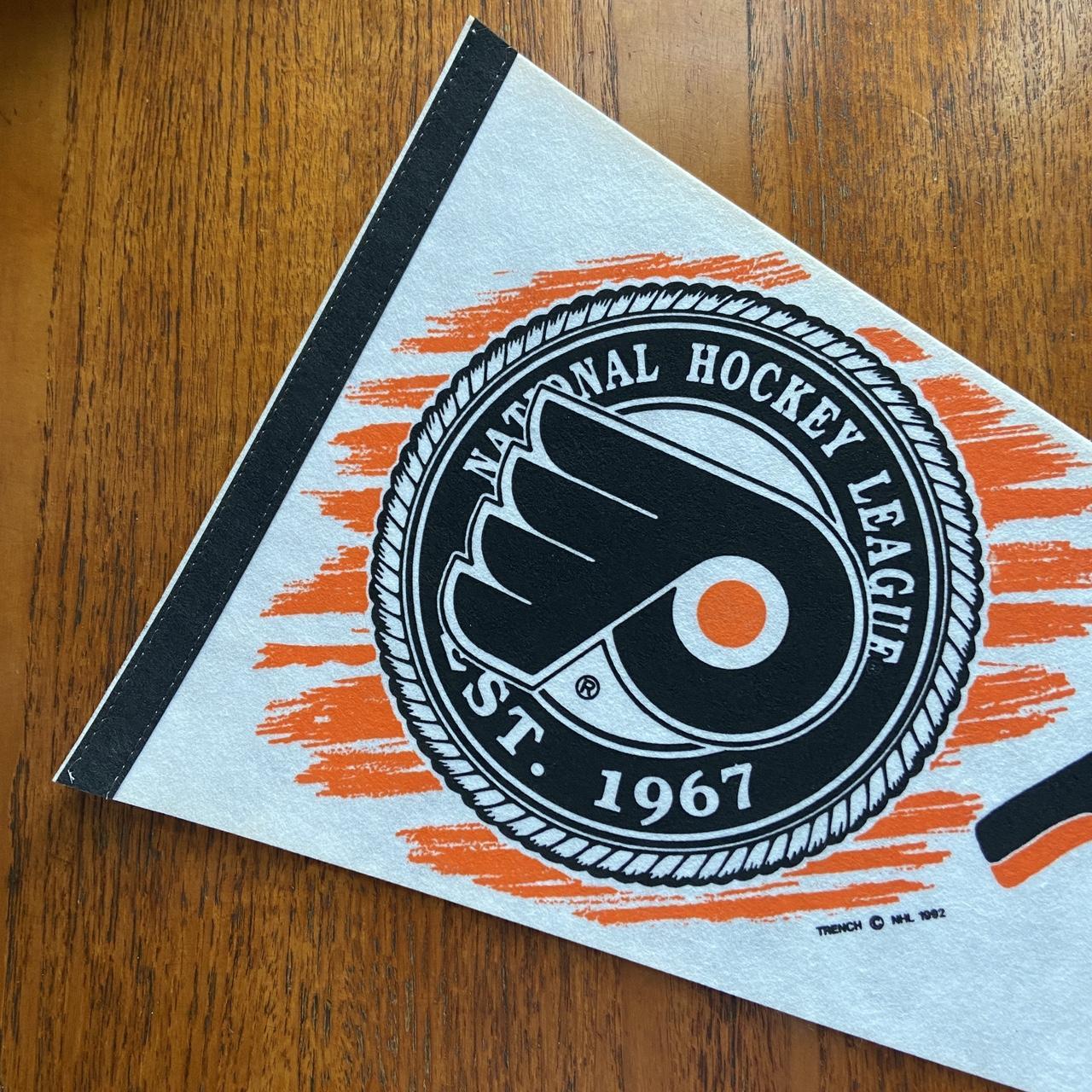 Vintage 90s USA Philadelphia Flyers NHL ice hockey felt pennant