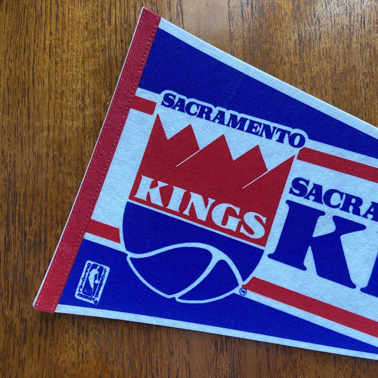 Vintage 90s USA Sacramento Kings NBA basketball felt pennant