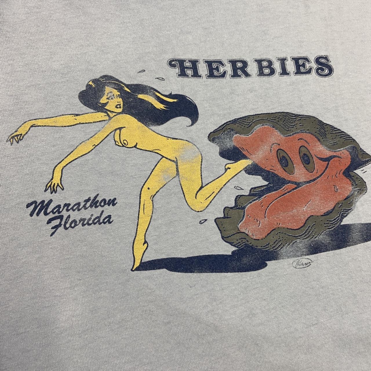 Vintage 90s USA Herbies marathon Florida bar & chowder house graphic t-shirt