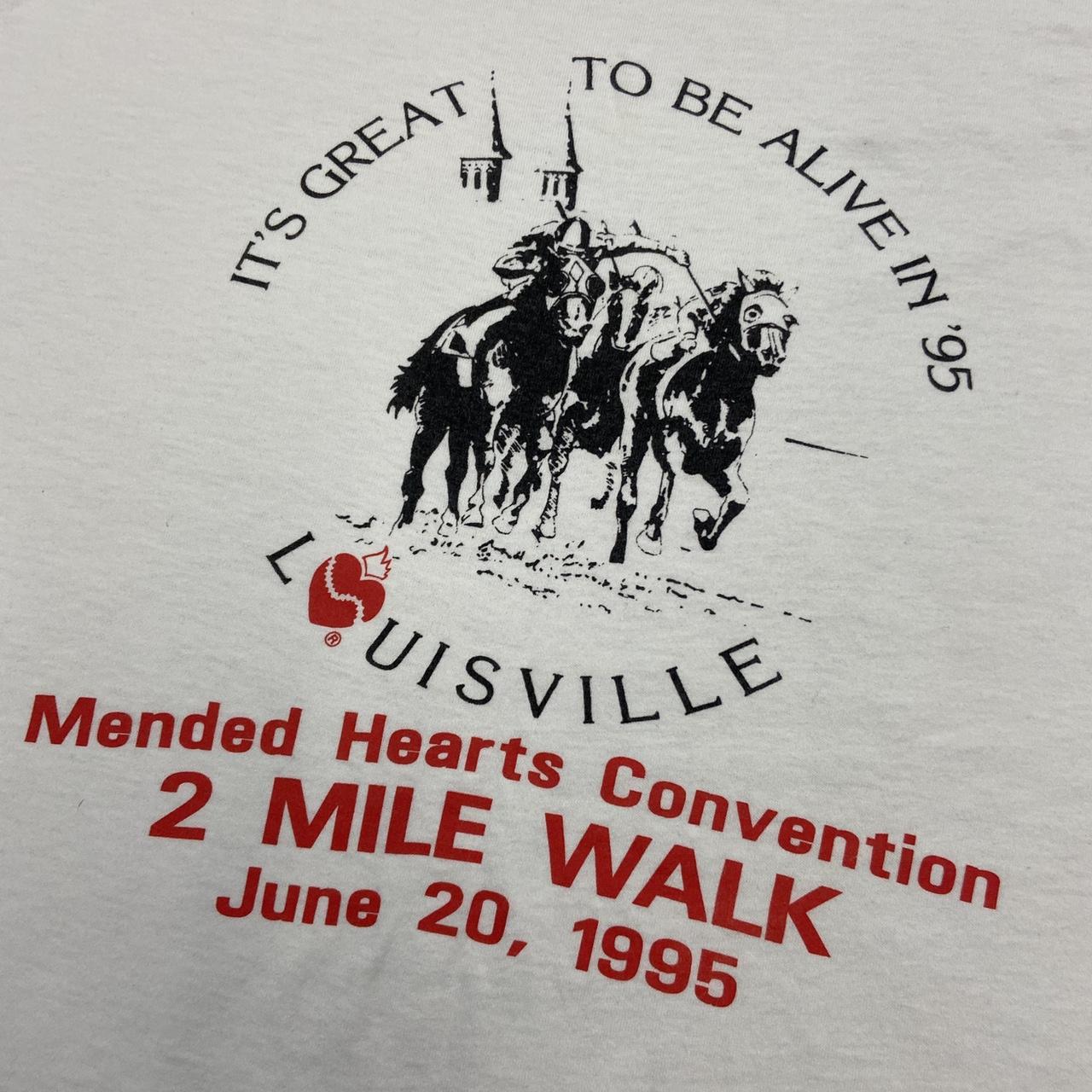 Vintage 90s USA Louisville Kentucky 2 mile walk heart convention 95 graphic white t-shirt