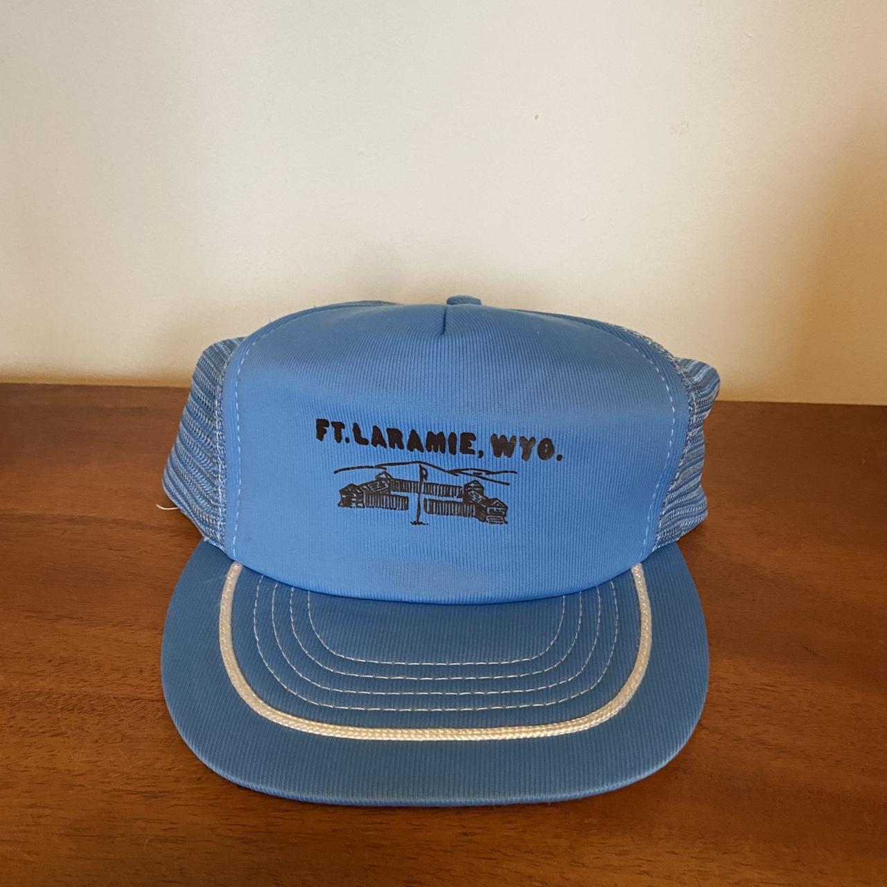 Vintage 90s USA Fort Laramie Wyoming graphic blue trucker cap