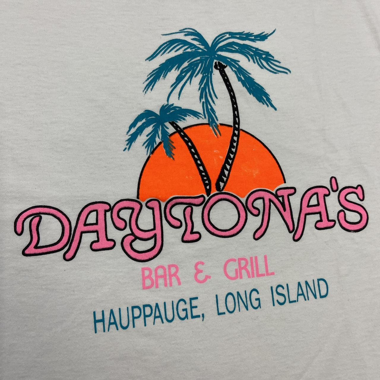 Vintage 90s USA Daytona’s bar & grill Long Island New York promotional graphic t-shirt