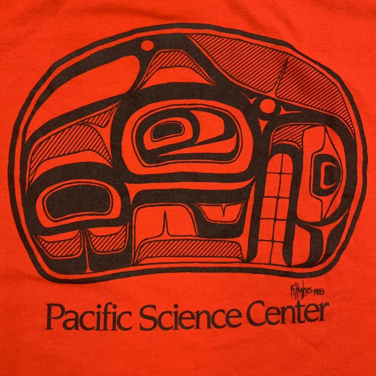 Vintage 90s USA pacific science center museum Seattle Washington Native American graphic t-shirt