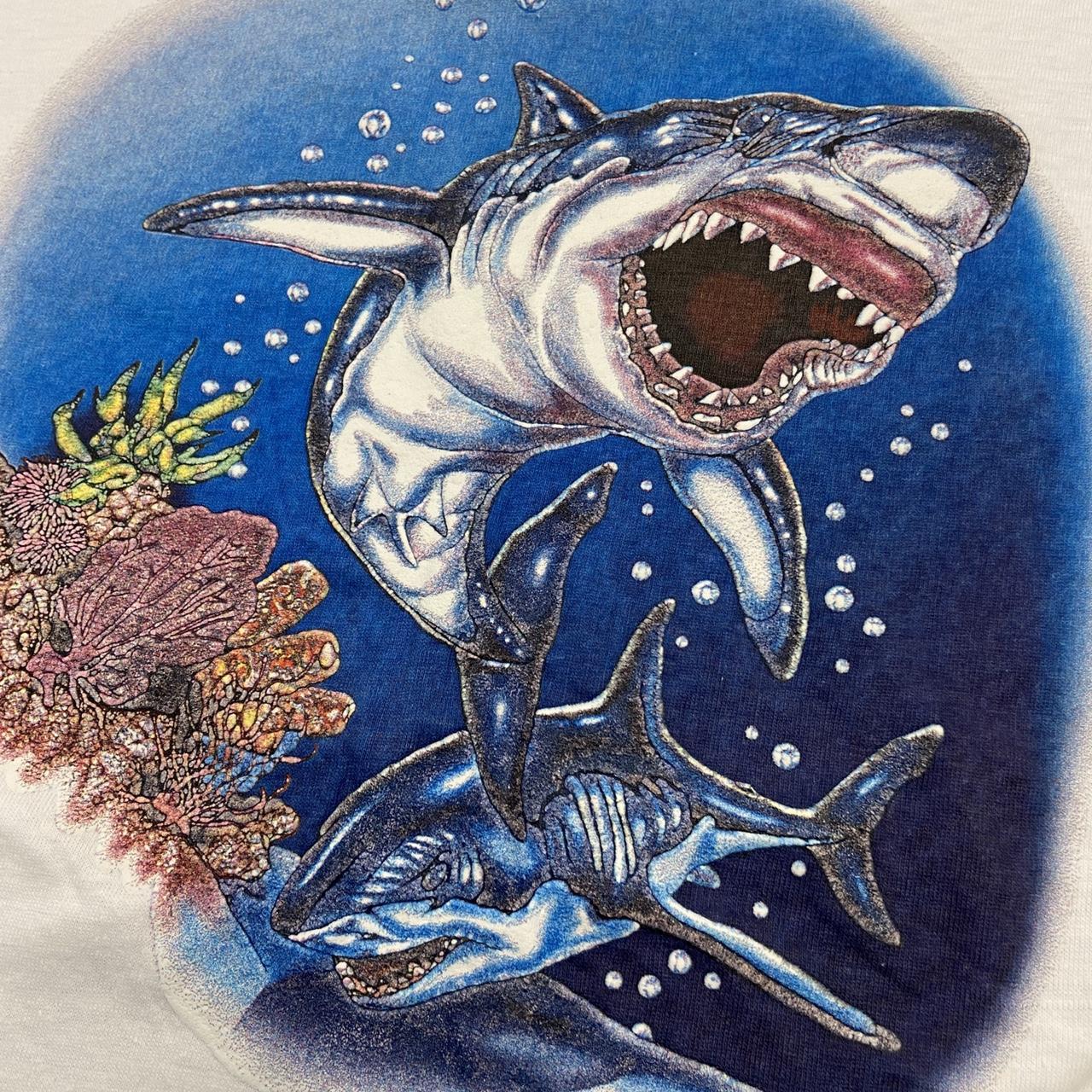 Vintage 90s USA Maui Hawaii ocean great white shark graphic white t-shirt