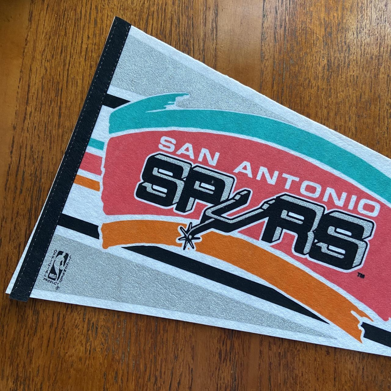 Vintage 90s USA San Antonio Spurs NBA basketball felt pennant