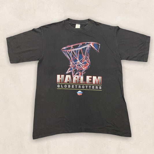 Vintage 90s USA Harlem Globetrotters world tour 95 basketball graphic black t-shirt