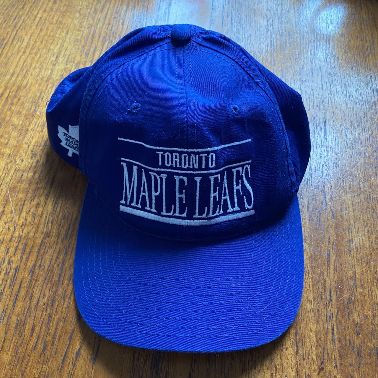 Vintage 90s Toronto Maple Leafs NHL Ice Hockey graphic navy cap