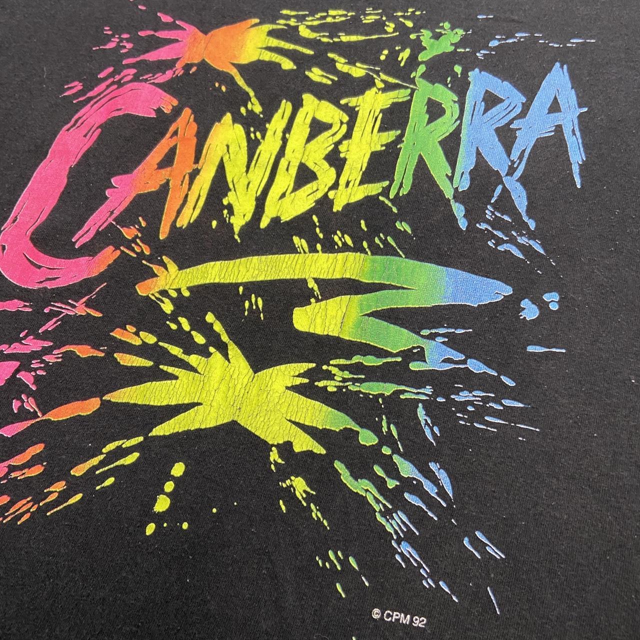 Vintage 90s Canberra Australia spell-out graphic black t-shirt