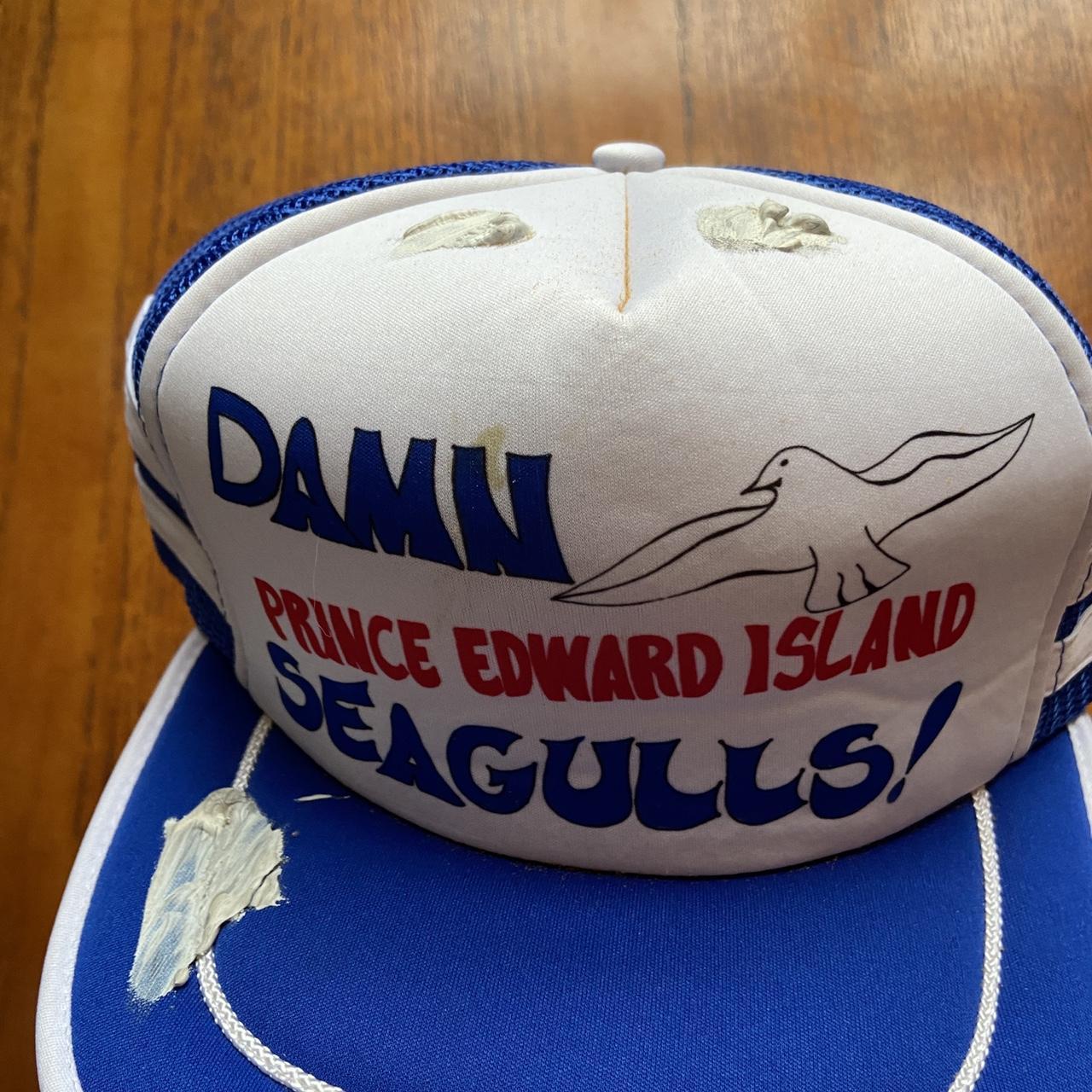 Vintage 90s Prince Edward Island Canada humour novelty ‘damn seagulls’ graphic trucker cap