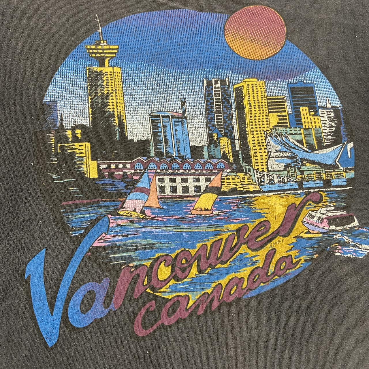 Vintage 90s Vancouver Canada city skyline tourist souvenir promotional graphic t-shirt