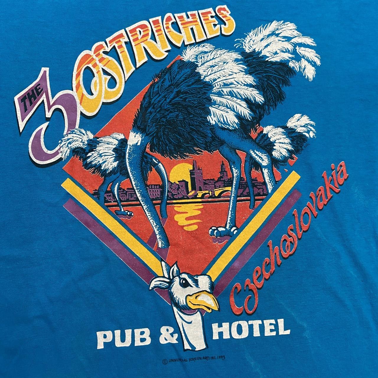 Vintage 90s three ostriches pub & hotel Czechoslovakia tourist souvenir promotional graphic t-shirt