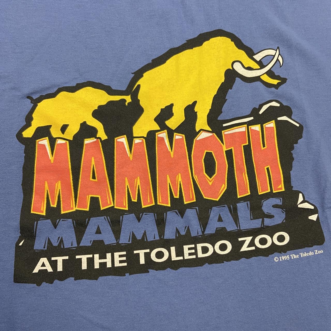 Vintage 90s USA mammoth mammals at the Toledo zoo Ohio graphic t-shirt