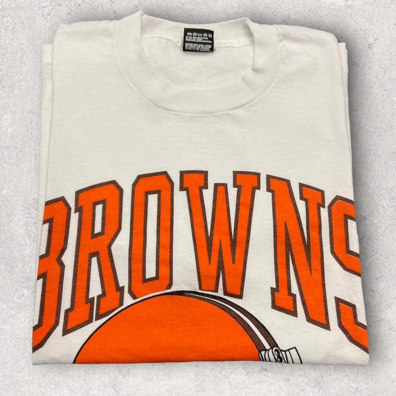 Vintage 90s USA Cleveland Browns NFL American football helmet graphic t-shirt