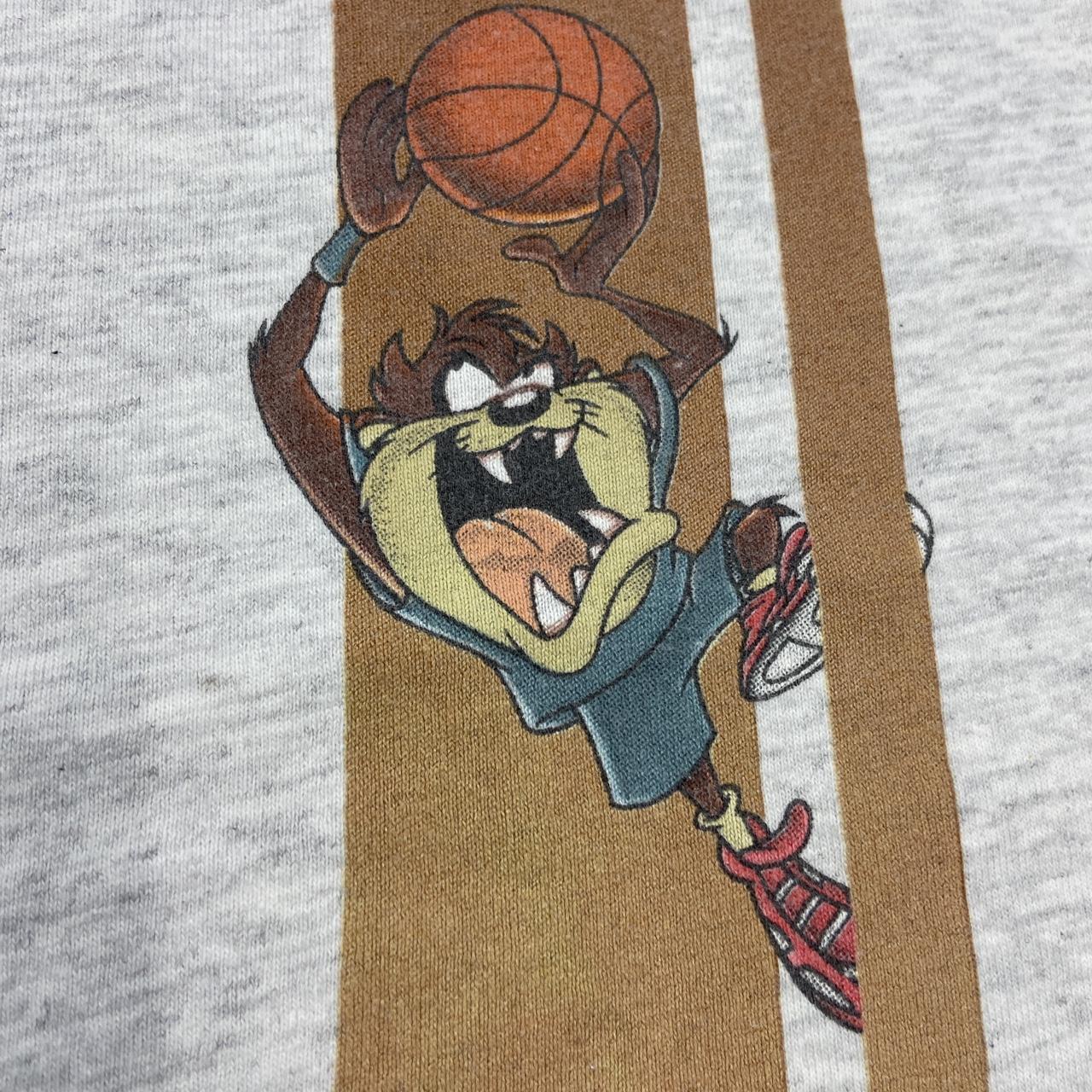 Vintage 90s USA Looney Tunes Taz basketball cartoon promotional graphic t-shirt