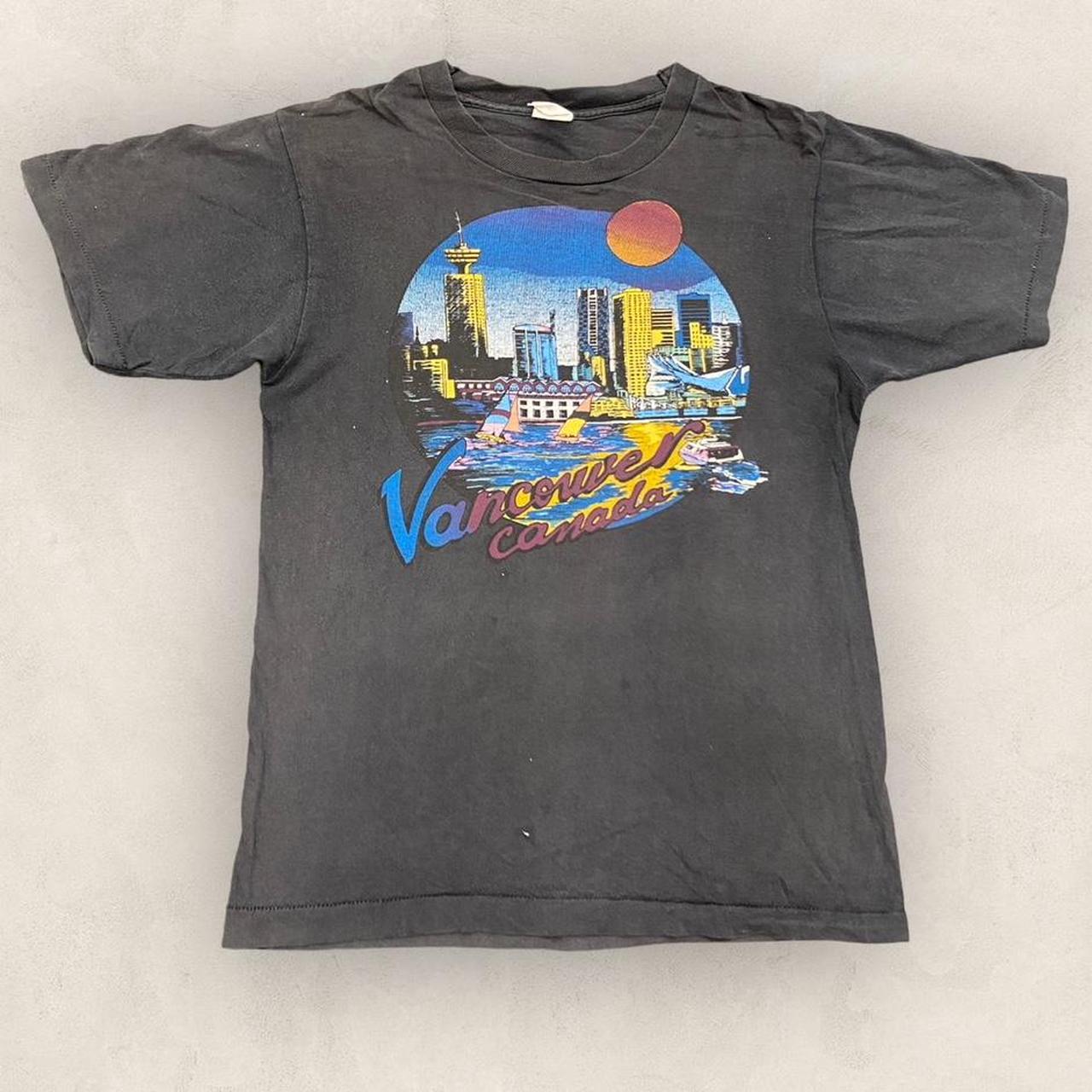 Vintage 90s Vancouver Canada city skyline tourist souvenir promotional graphic t-shirt