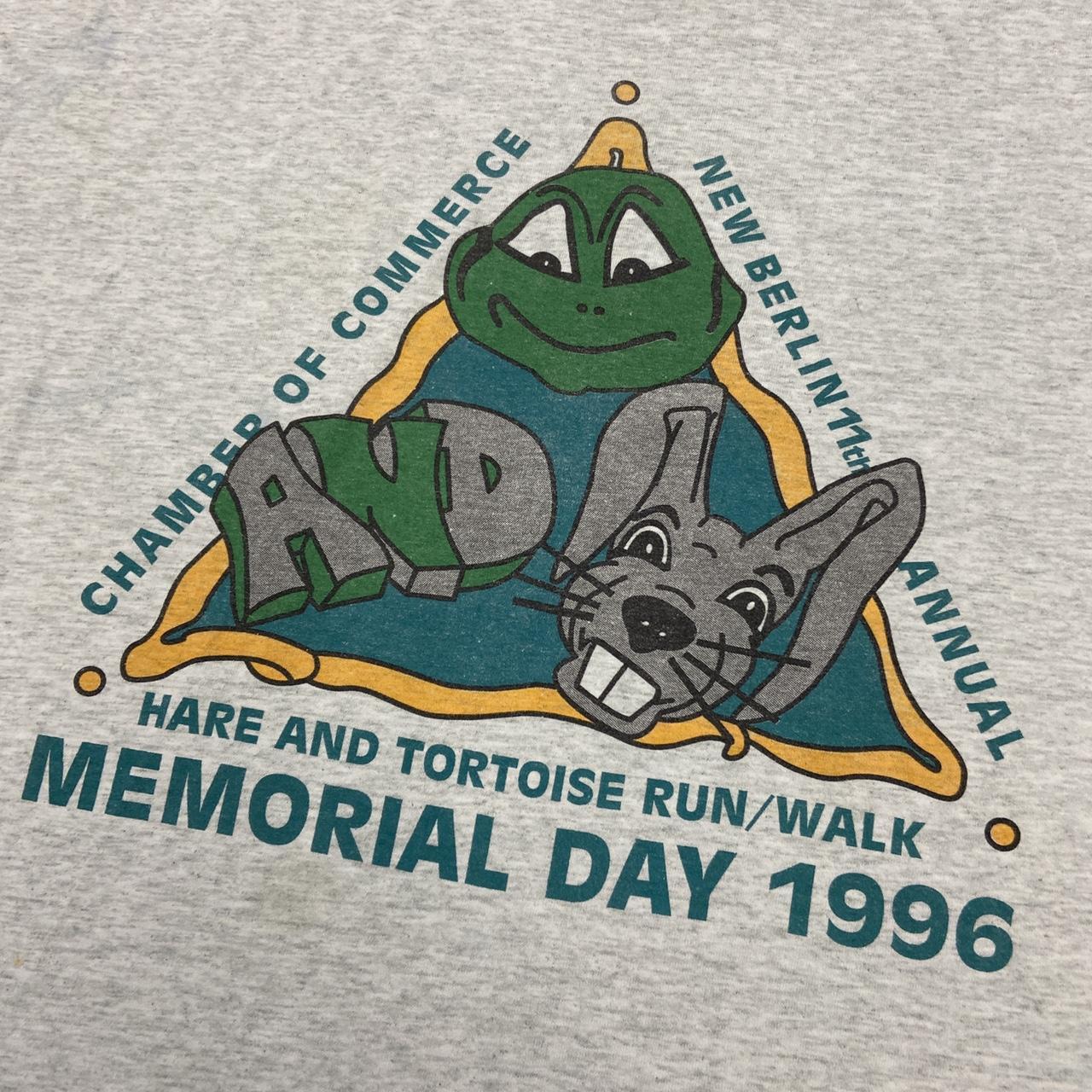 Vintage 90s USA new Berlin Wisconsin annual hare & tortoise run/walk 96 graphic grey t-shirt