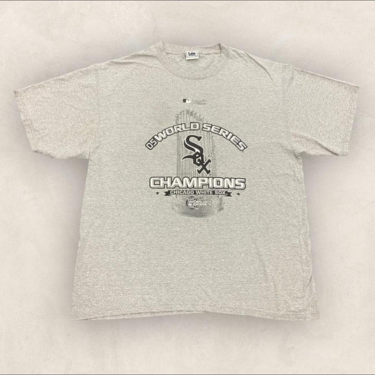 Vintage 2000s Y2K Chicago white sox MLB Baseball World Series champions graphic t-shirt