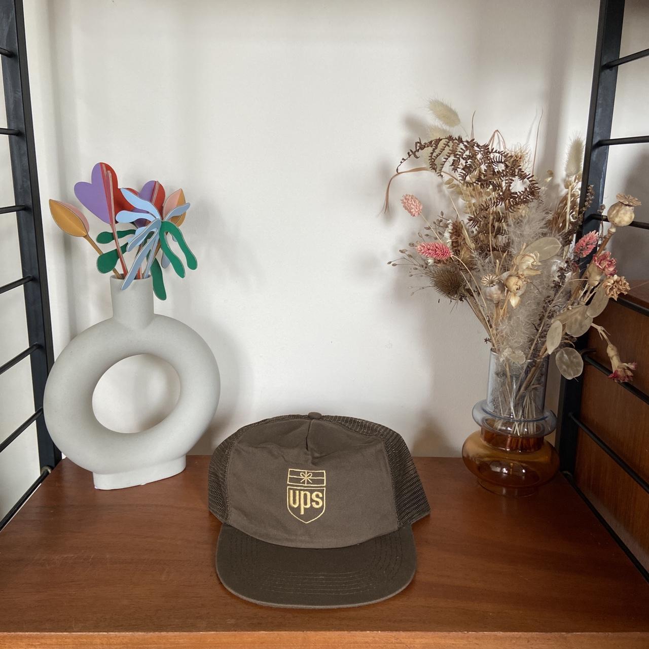 Vintage 90s USA UPS courier service graphic brown trucker cap