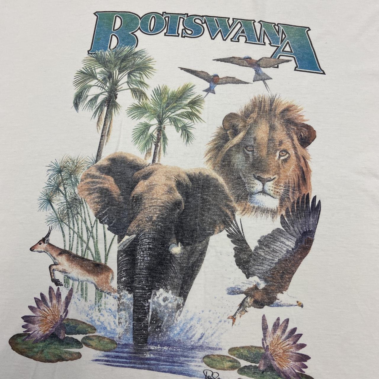 Vintage 90s Botswana Africa wildlife nature mowana safari lodge graphic white t-shirt