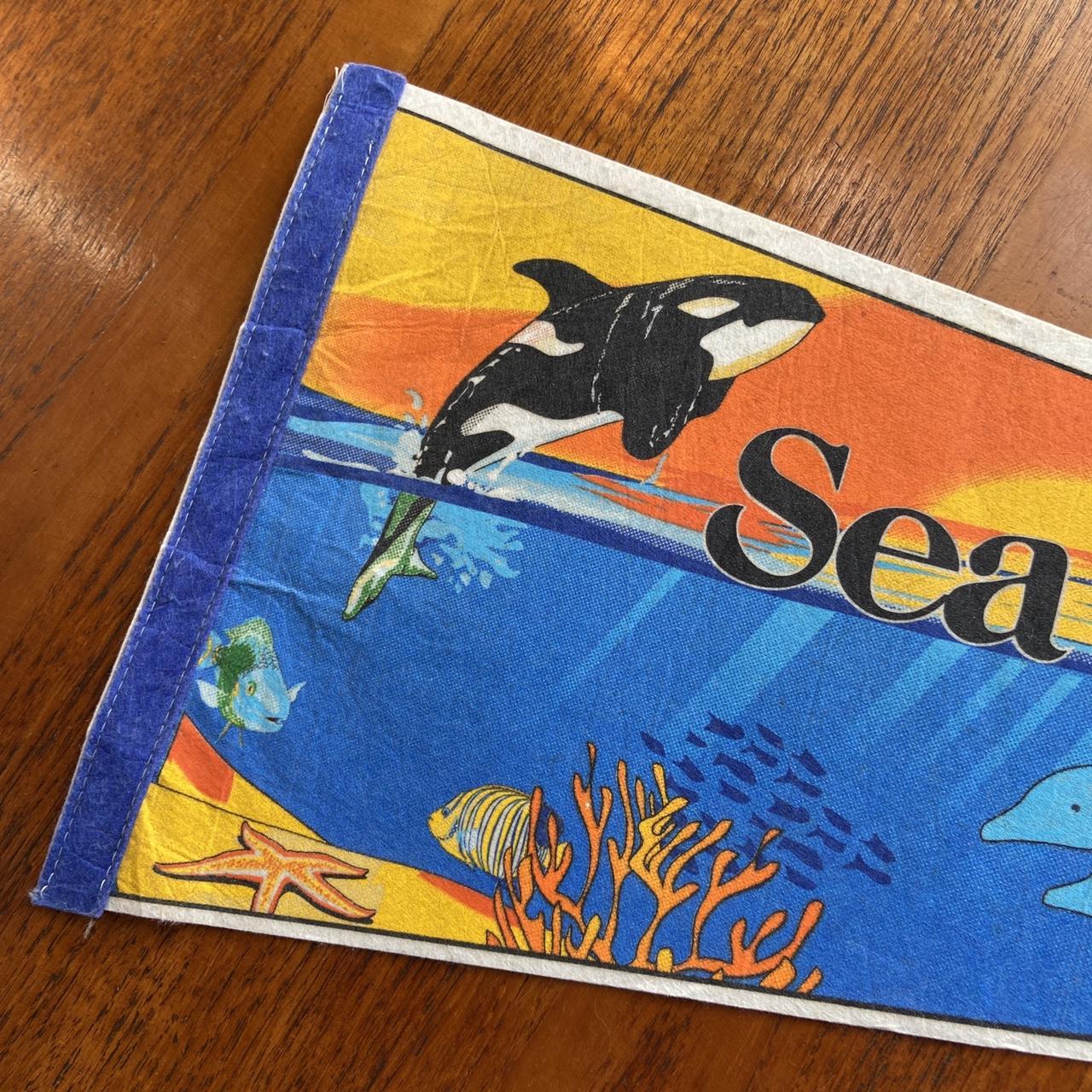 Vintage 90s USA Sea World Theme Park felt pennant