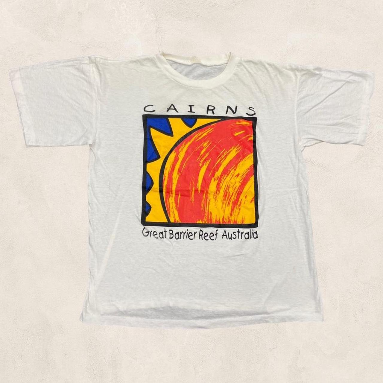 Vintage 90s sunshine Cairns Great Barrier Reef Australia tourist souvenir graphic t-shirt