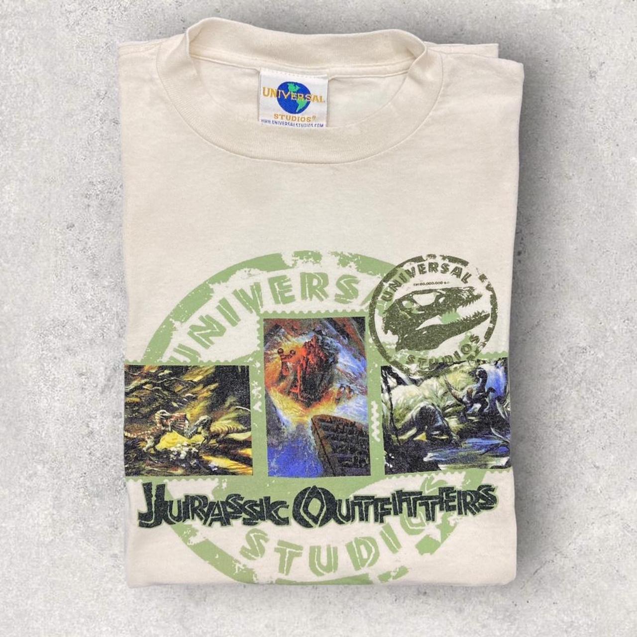 Vintage 90s USA universal studios Jurassic outfitters theme park film movie graphic t-shirt