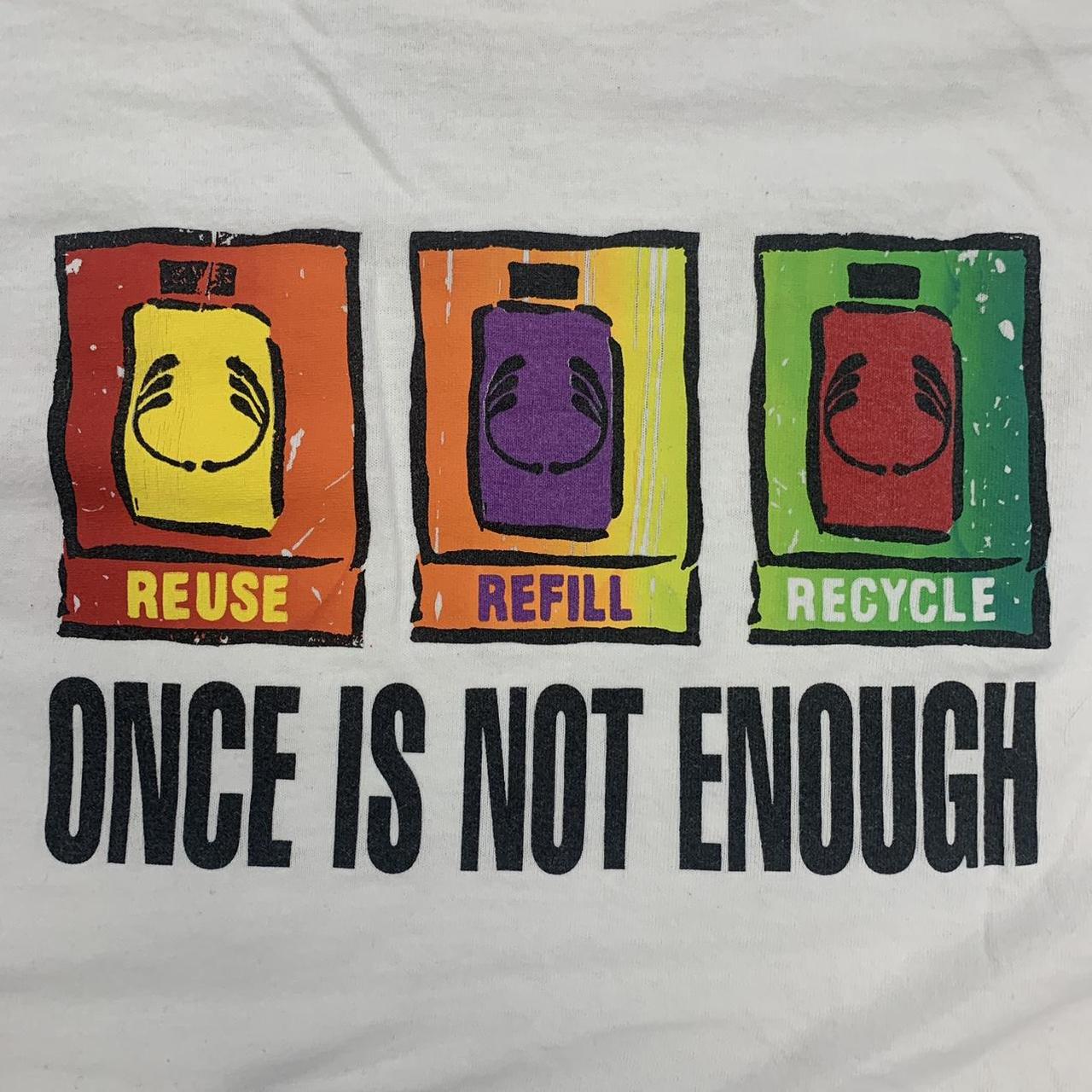 Vintage Y2K 2000s The Body Shop reuse refill recycle promotional graphic t-shirt